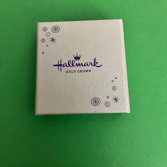 Hallmark Connections Christmas Tree Charm. - Picture 5 of 5